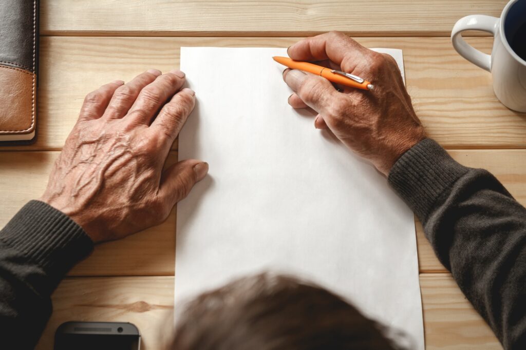 Senior writes a testament